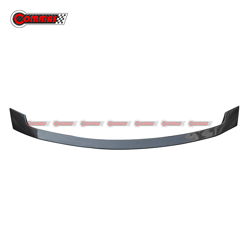 أستون مارتن DB11 الجناح الخلفي