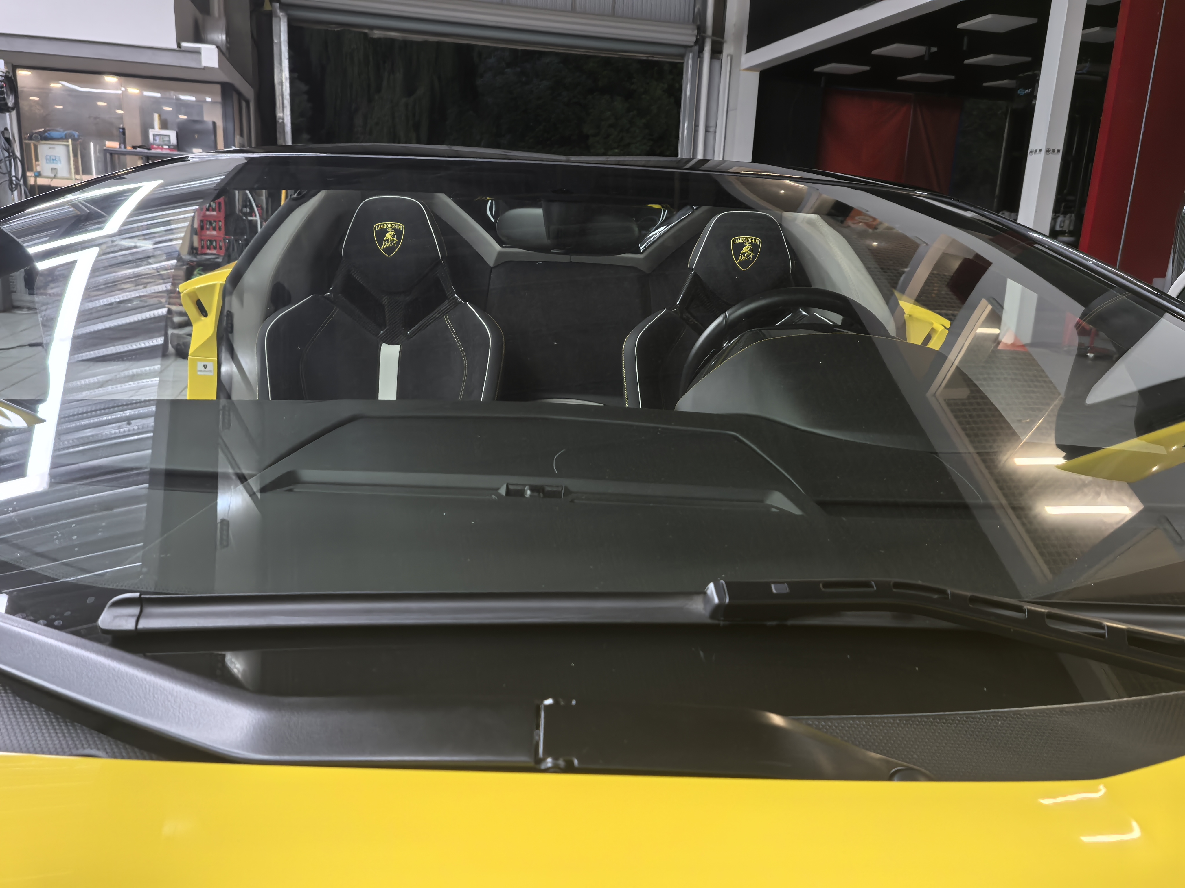 مقعد لامبروغيني SVJ 