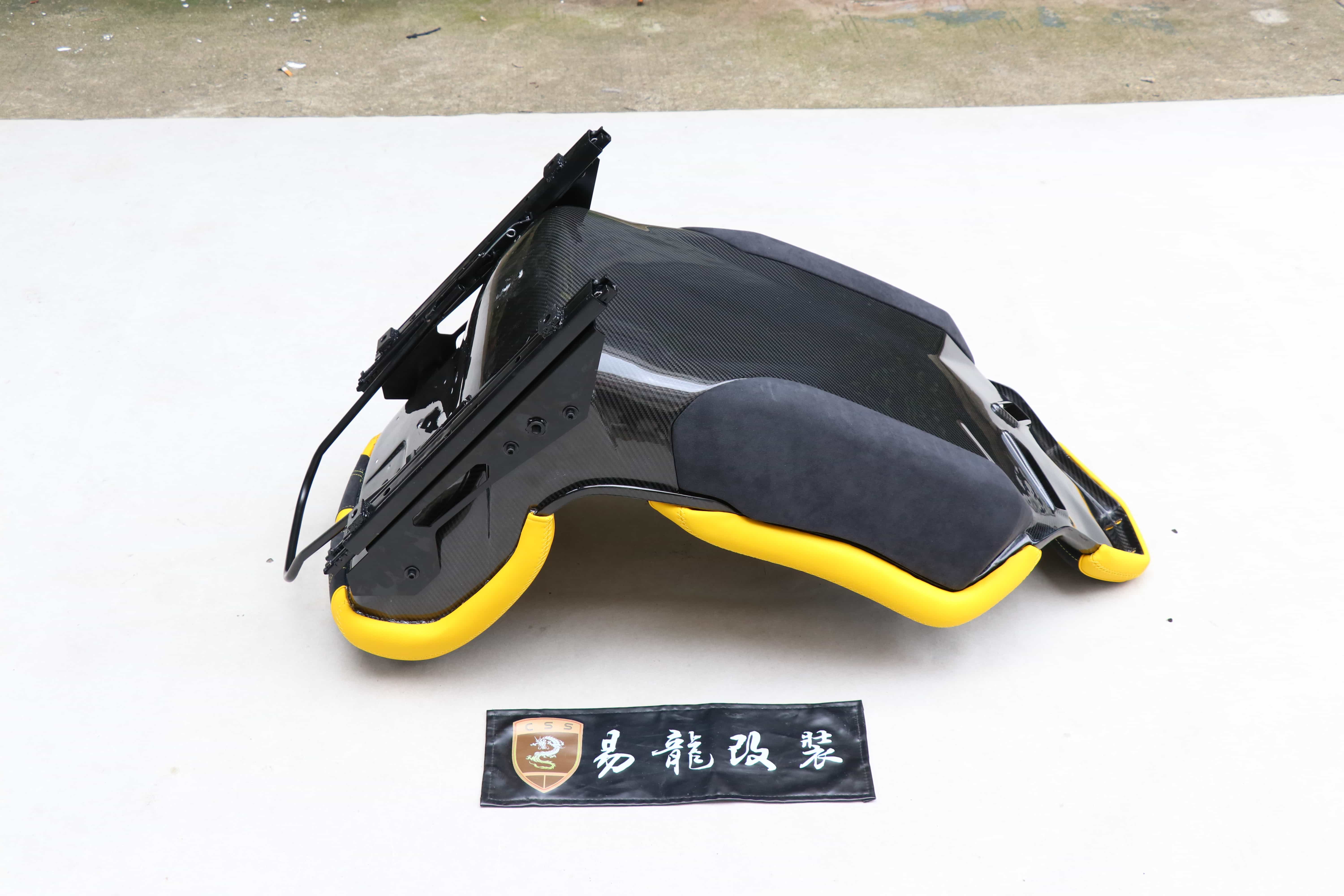 مقعد لامبروغيني أفينتادور SVJ 