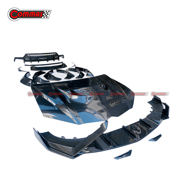 طقم هيكل من ألياف الكربون بتصميم فورستينر لسيارة لامبورغيني أوروس